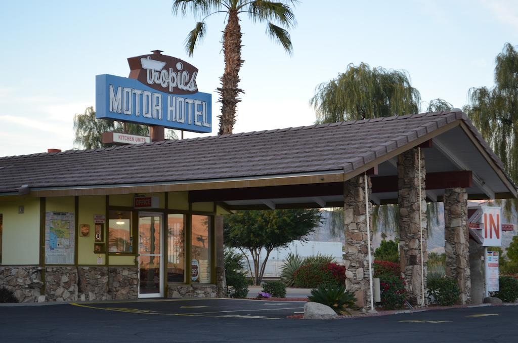 Tropics Motor Hotel Indio Exterior photo